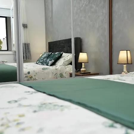 Apartment Mirror With Private Parking Novi Sad